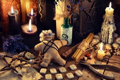 ביקש צו הרחקה כי לטענתו שכנתו 'מכשפת אותו'