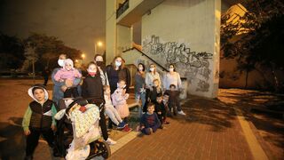 תושבי קריית מיכה סמוך לגשר תושבי קריית מיכה סמוך לגשר