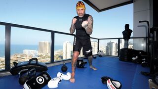 גוזלי. "אני מתאמן במרפסת מול הים"