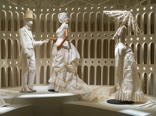 הנשף. 100 דגמים מכל התקופות 